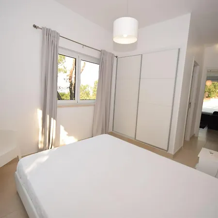 In With Private Pool, Cleaning Included